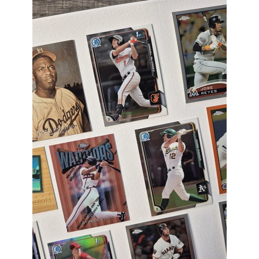 Lot of 16-18 Modern Baseball Cards - Maddux, Jackie Robinson, Goldschmidt,...